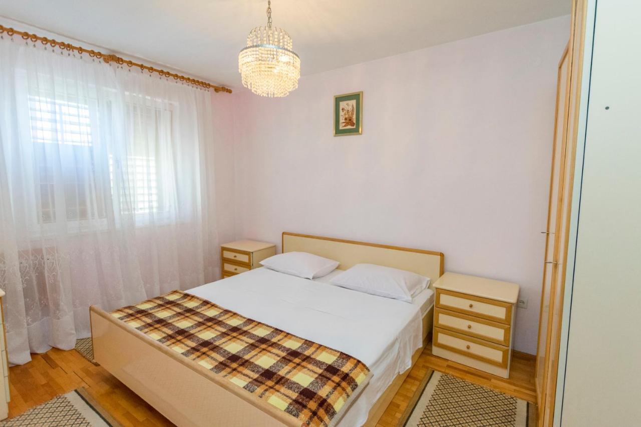 Apartment Smiljan Примоштен Экстерьер фото